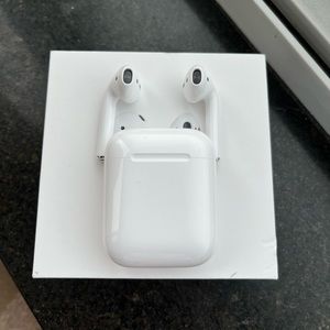 Apple AirPods 2nd generation white